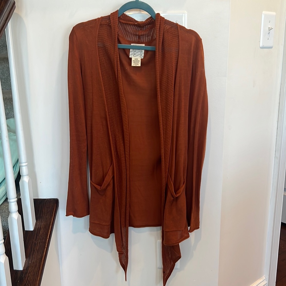 Gorgeous ultra light weight soft cardigan by billabong in beautiful burn orange